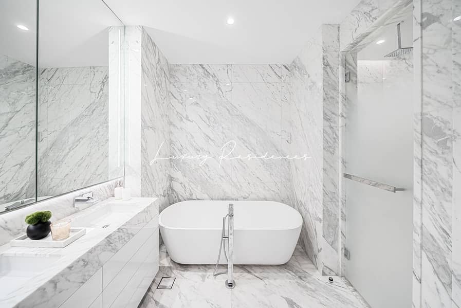 Exquisite Private Home by Award-Winning Designer - Image 23