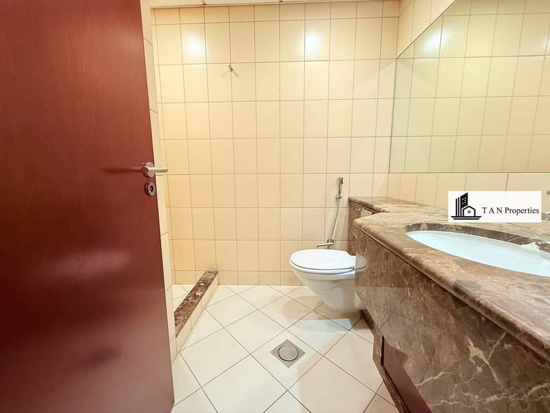 Chiller Free | Spacious with Kitchen Appliances | All Amenities - Image 19