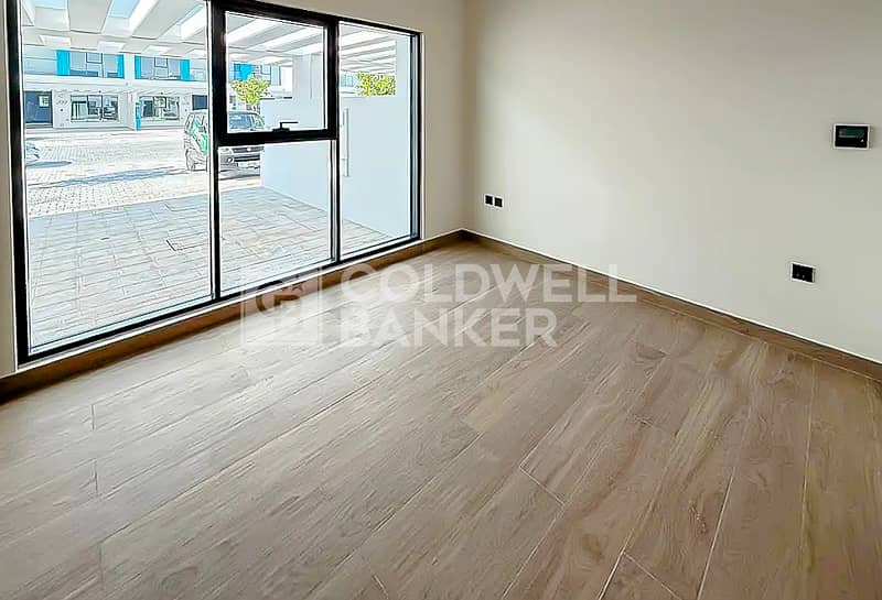 Ready To Move | 4 Cheques | Hot Deal