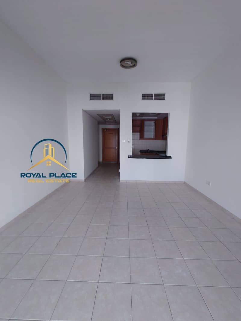 SPECIOUS | WELL MAINTAINED | NEAR TO METRO