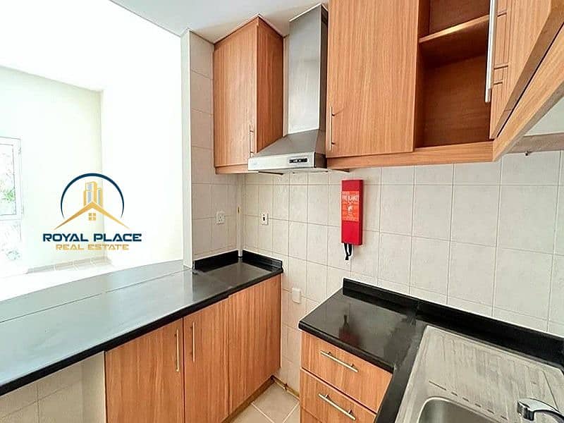 SPECIOUS | WELL MAINTAINED | NEAR TO METRO