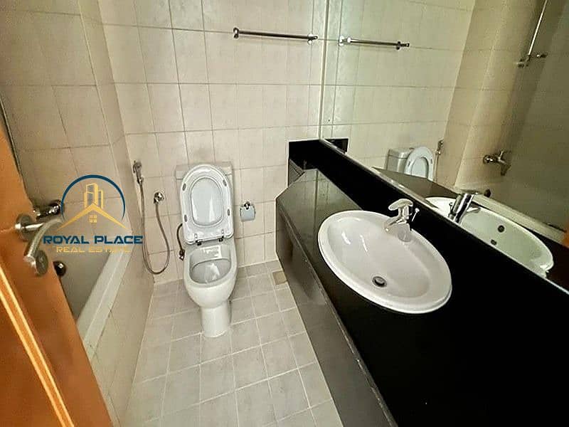 SPECIOUS | WELL MAINTAINED | NEAR TO METRO