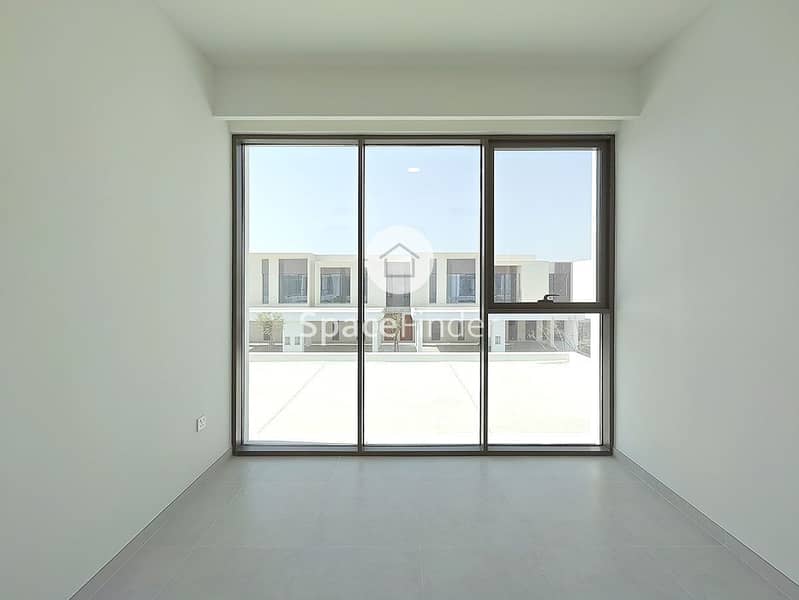 Spacious 3 Bed+Maid Villa | Vacant | Great Investment