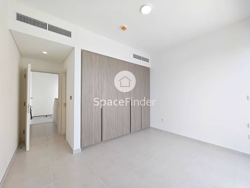 Spacious 3 Bed+Maid Villa | Vacant | Great Investment - Image 11