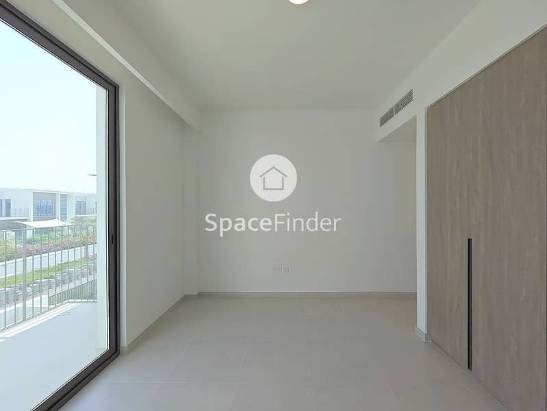 Spacious 3 Bed+Maid Villa | Vacant | Great Investment - Image 17