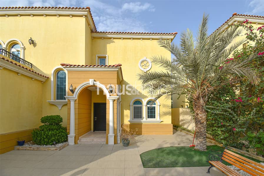 Legacy Small | Private Pool | 3 BR + Maid