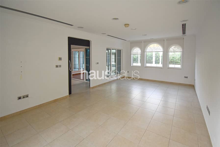 Legacy Small | Private Pool | 3 BR + Maid