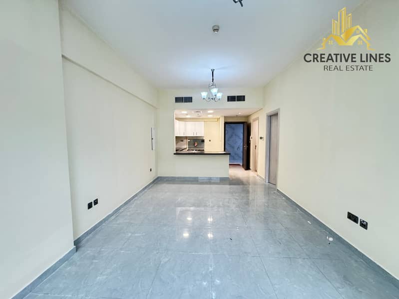 LUXURY SPACIOUS MODERN 1 BEDROOM// HUGE SIZE// SAMI CLOSE KITCHEN// READY TO MOVE