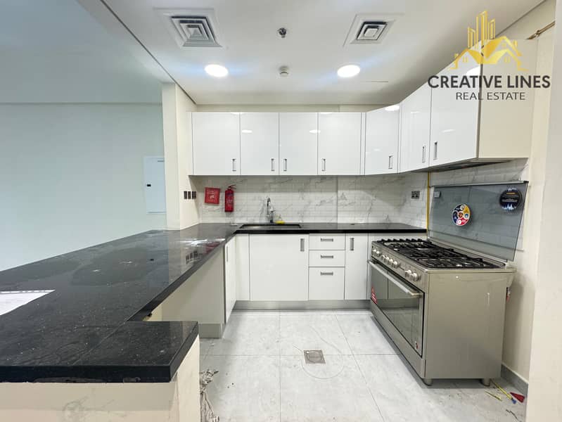 LUXURY SPACIOUS MODERN 1 BEDROOM// HUGE SIZE// SAMI CLOSE KITCHEN// READY TO MOVE