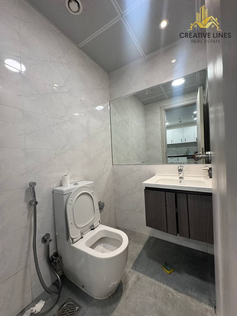 LUXURY SPACIOUS MODERN 1 BEDROOM// HUGE SIZE// SAMI CLOSE KITCHEN// READY TO MOVE - Image 7