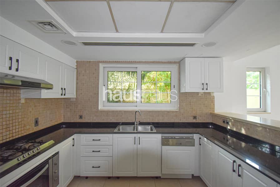 Legacy Small | Private Pool | 3 BR + Maid