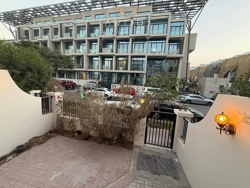 Ready To Move | Close Kitchen | 3Bed Plus Maids