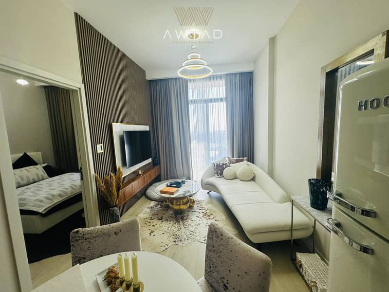 Fully-Furnished |Stunning Pool View| 2 Balconies