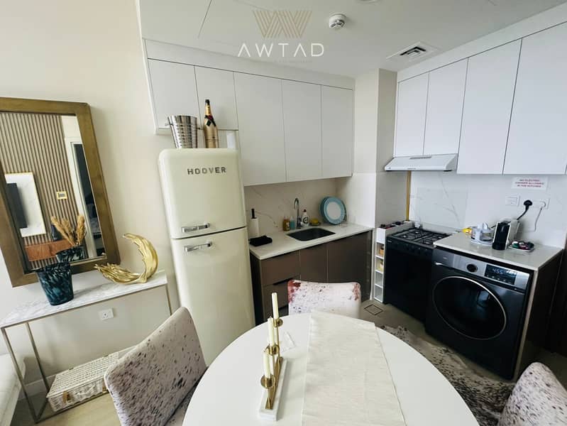 Fully-Furnished |Stunning Pool View| 2 Balconies