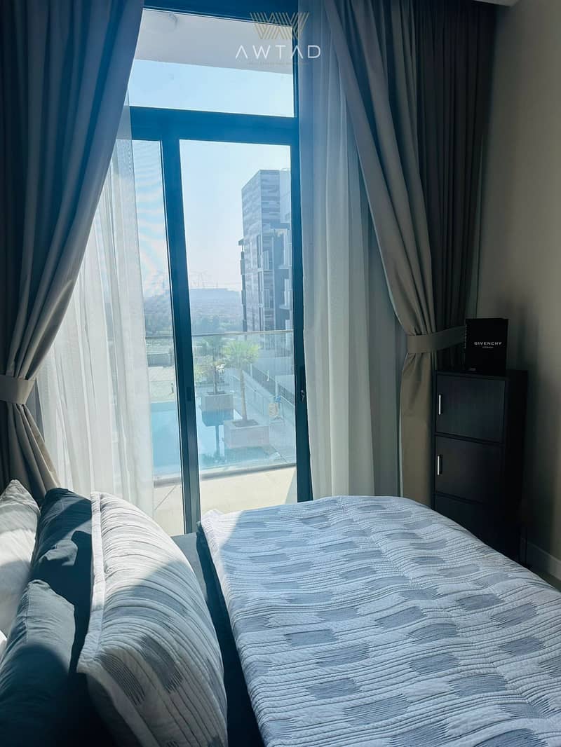 Fully-Furnished |Stunning Pool View| 2 Balconies - Image 12