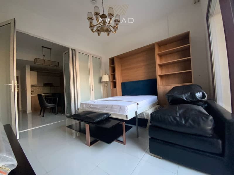 Vacant | Fully Furnished | Road View | Huge Layout - Image 7