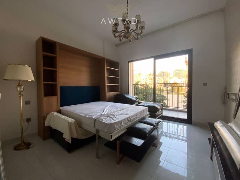 Vacant | Fully Furnished | Road View | Huge Layout - Image 8