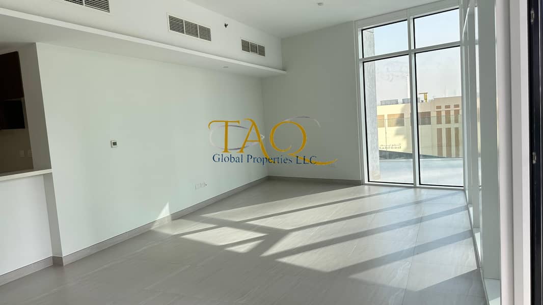 Massive balcony | HOT listing | viewing Is Advise | Ready to Move in