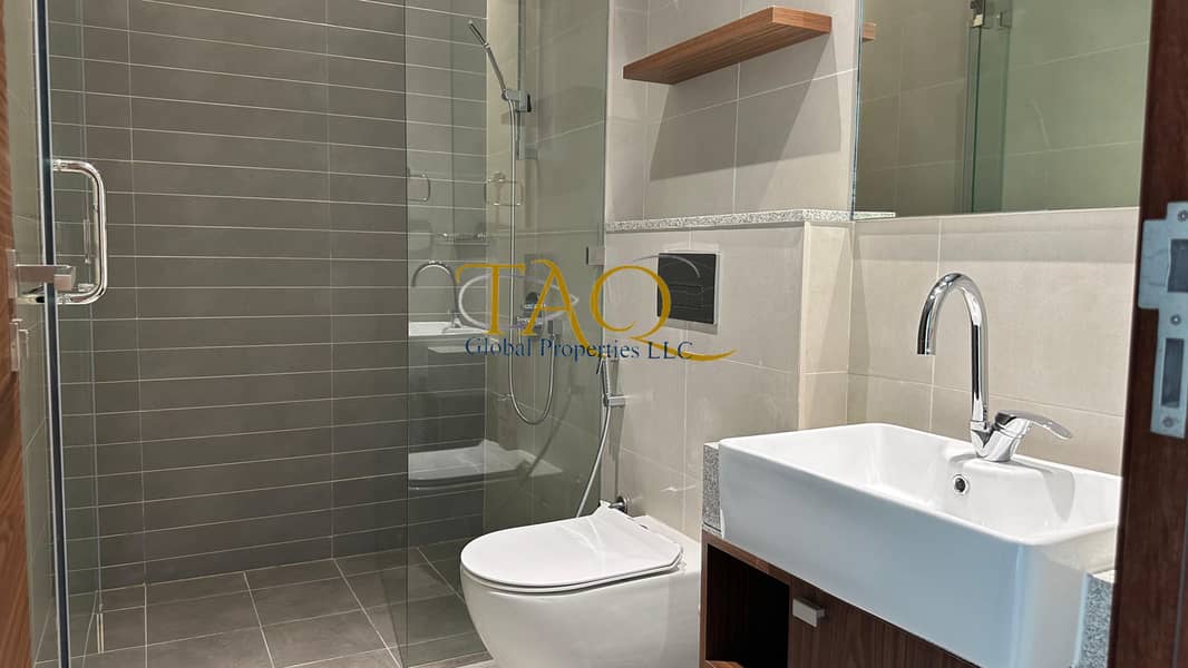 Massive balcony | HOT listing | viewing Is Advise | Ready to Move in