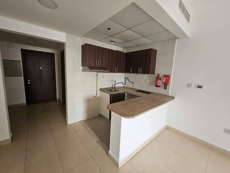 Chiller Free | Bright Unit | Prime Location - Image 7