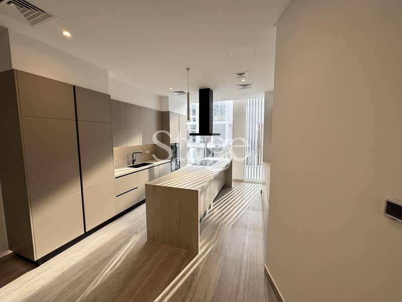 Single Row Unit | Luxury 4 BR Villa | Lagoon View - Image 10