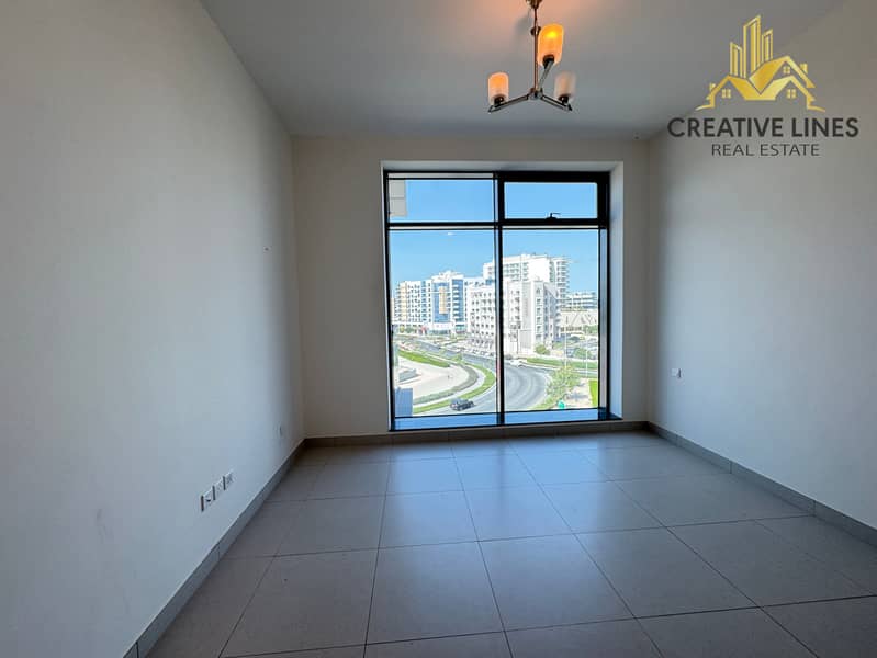 CHILLER FREE// 1 BEDROOM APPARTMENT// HUGE SIZE// READY TO MOVE