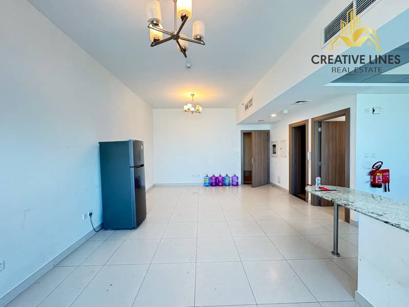 CHILLER FREE // 1 BEDROOM// HUGE SIZE// OPEN KITCHEN// READY TO MOVE