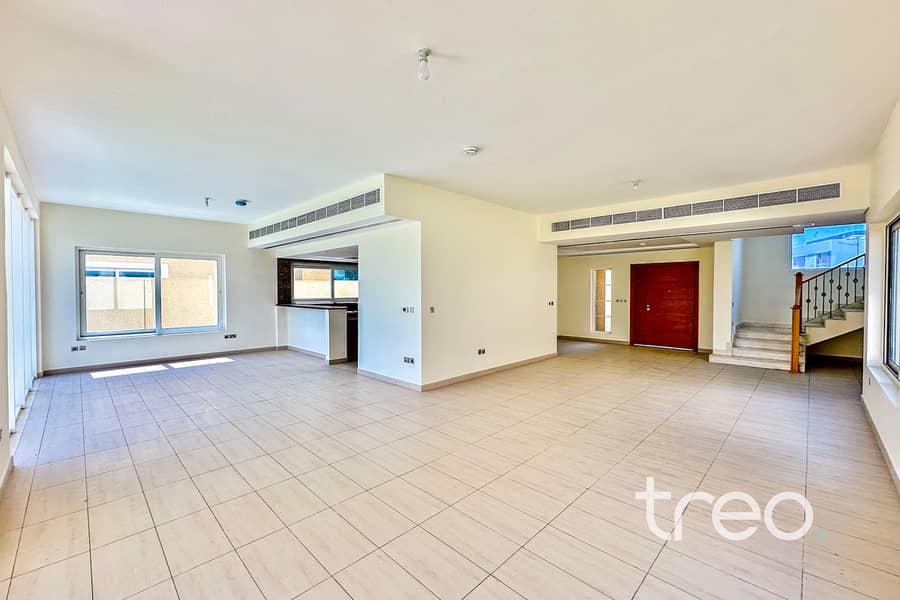 Vacant | Single Row | Premium location | 4 bed