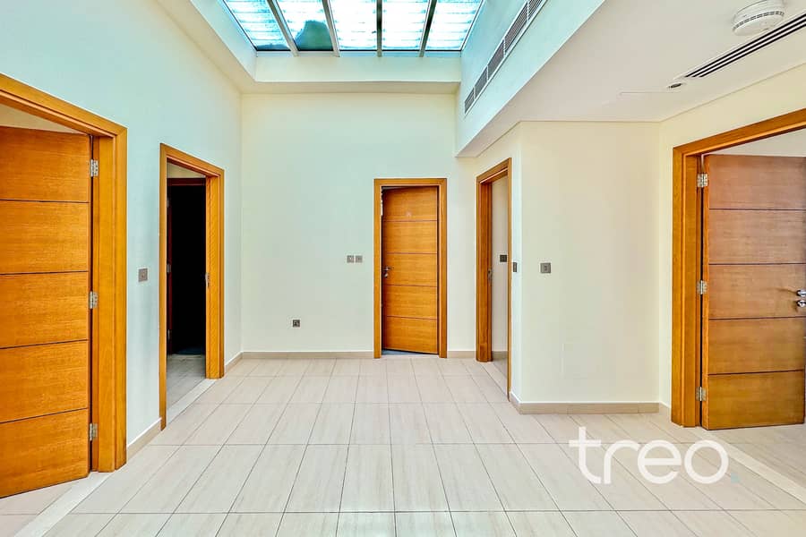 Vacant | Single Row | Premium location | 4 bed - Image 8