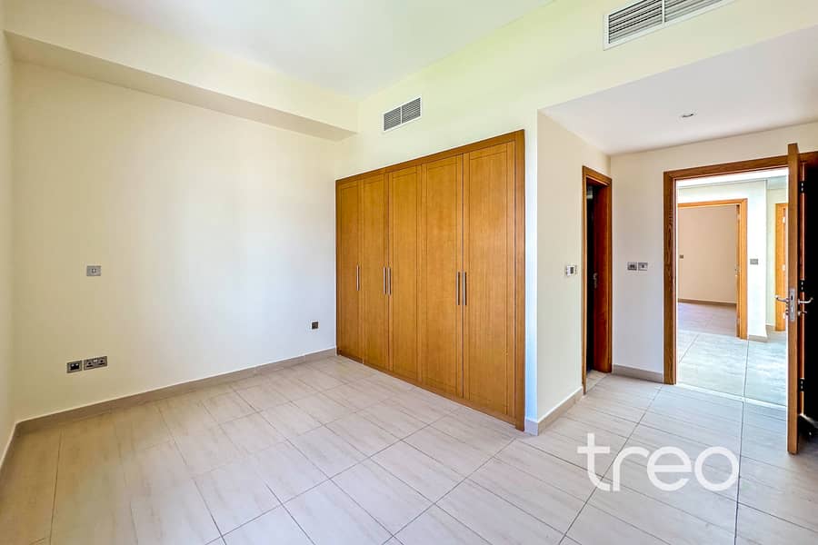 Vacant | Single Row | Premium location | 4 bed - Image 12