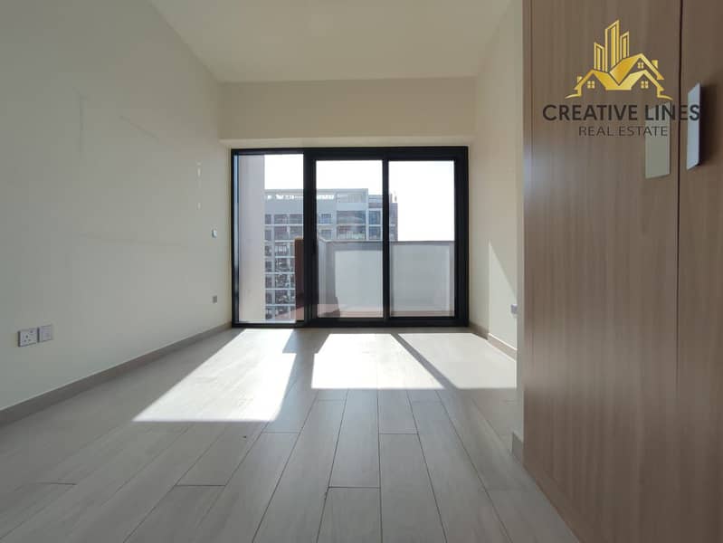 SPACIOUS STUDIO - BOULEVARD VIEW - CHILLER FREE