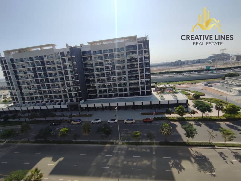 SPACIOUS STUDIO - BOULEVARD VIEW - CHILLER FREE - Image 11