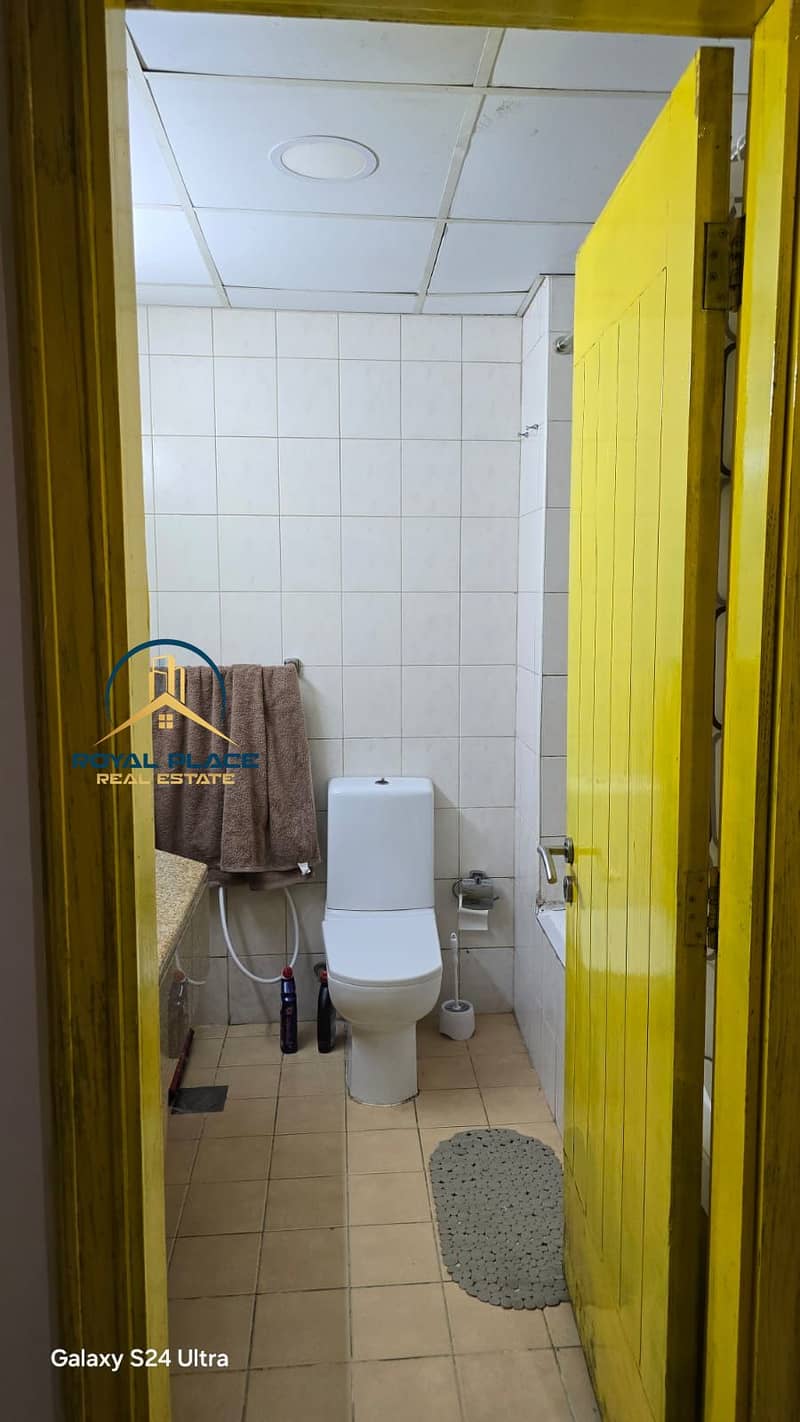 SPACIOUS | NEAR TO METRO | PRICE NEGOTIABLE