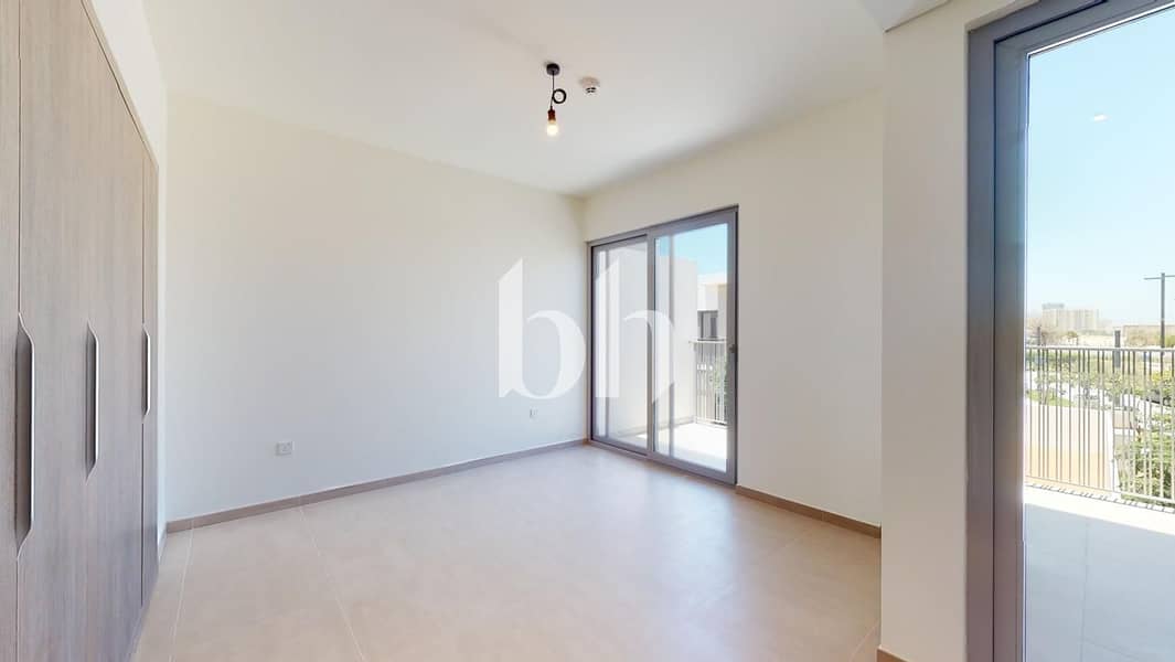 Move-in ready | Prime Location | Landscaped - Image 9