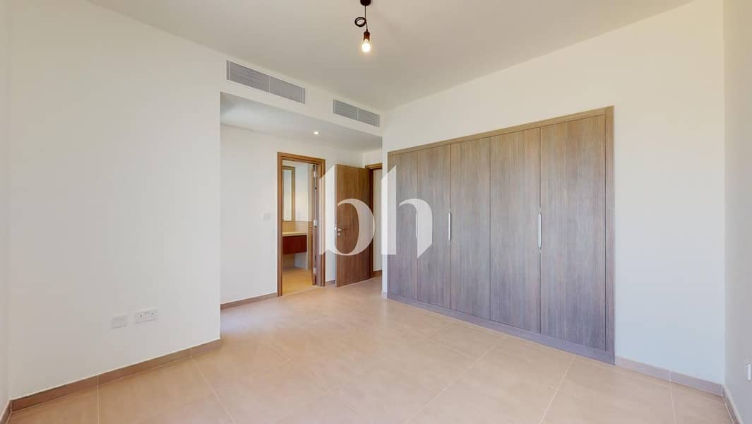 Move-in ready | Prime Location | Landscaped - Image 11