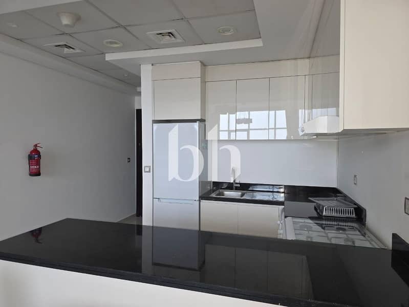 Fully Furnished | Vacant NOW | Spacious Layout - Image 9