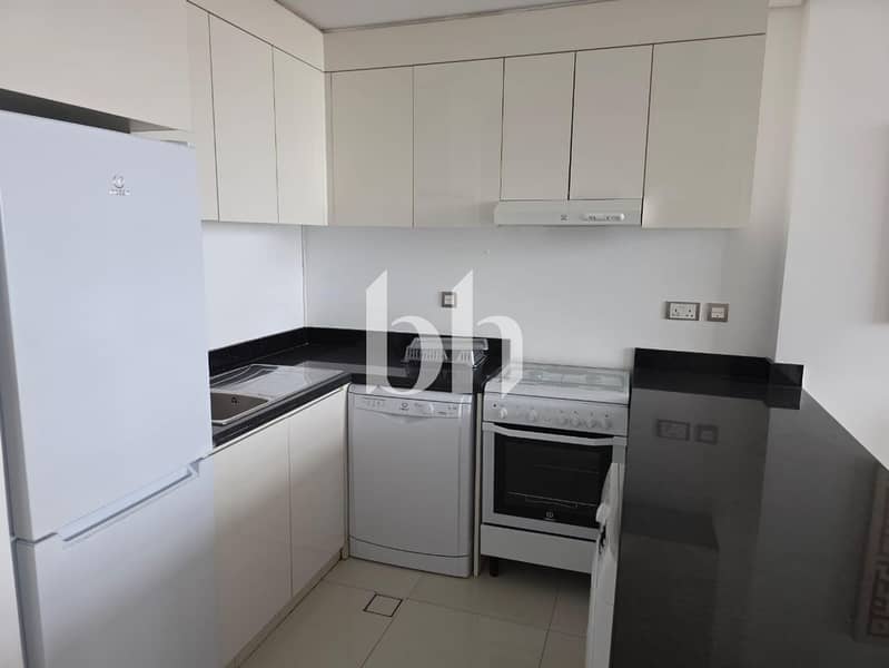 Fully Furnished | Vacant NOW | Spacious Layout - Image 10