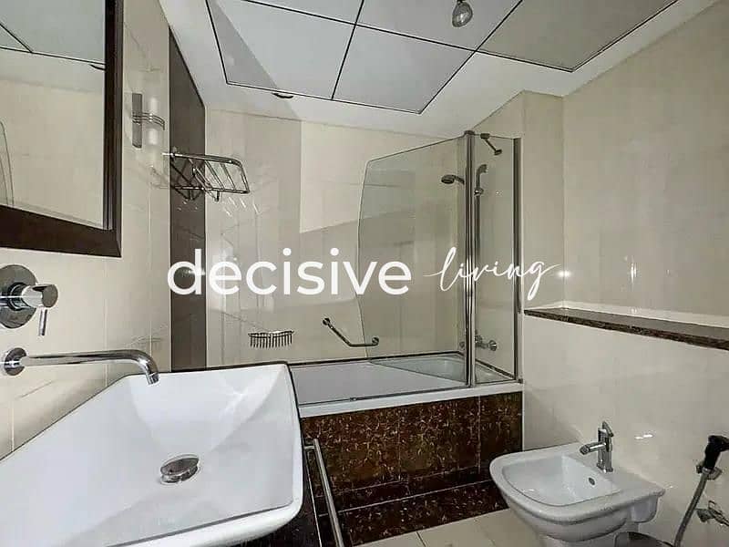 Chiller Free | Amazing View | Vacant - Image 9