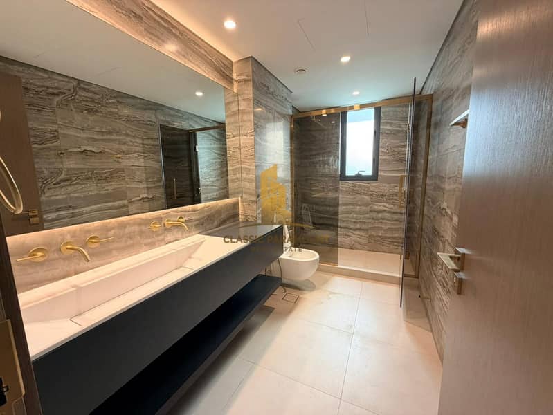 Park View | Genuine Listing | 4 Beds | 7 Washrooms