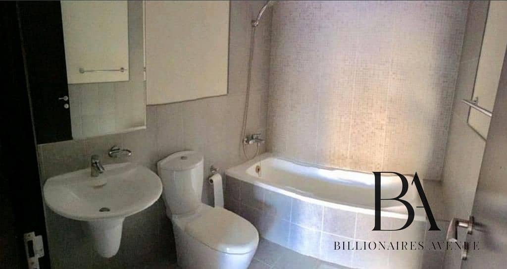 *Distressed Deal* Bright 1-Bedroom Apartment in Summer 2