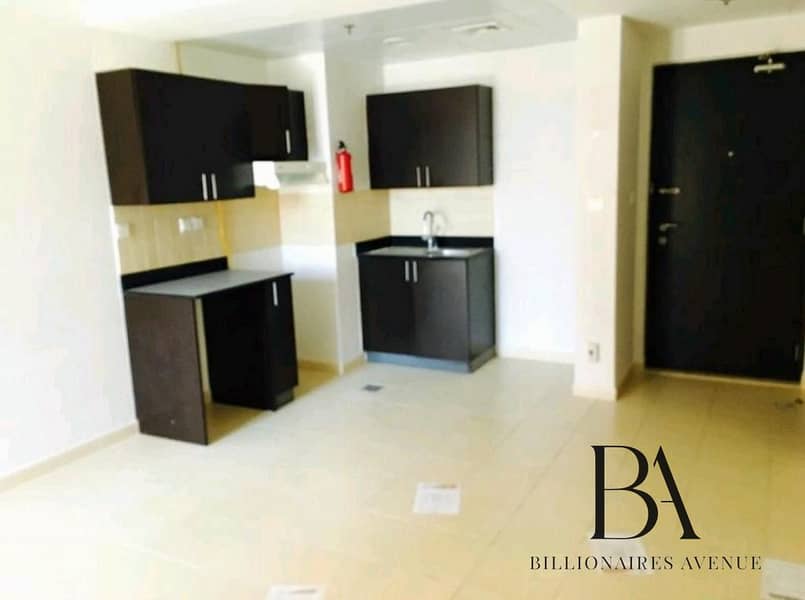 *Distressed Deal* Bright 1-Bedroom Apartment in Summer 2