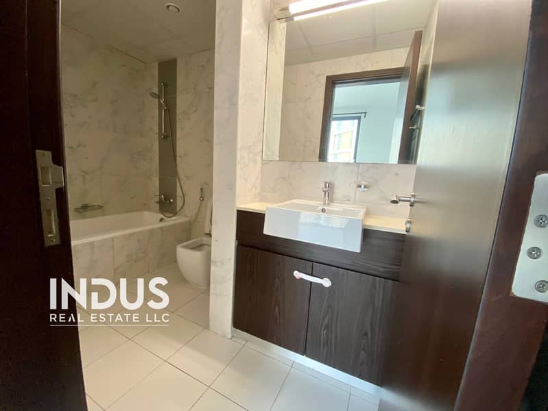 Vacant | Park Facing | 2 Bed + Maid - Image 10