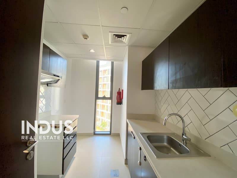 Vacant | Park Facing | 2 Bed + Maid - Image 11