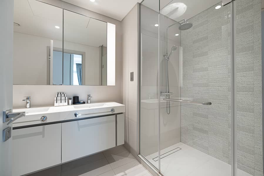 PALM AND MARINA VIEW | MONTHLY RENTAL | SUNRISE BAY - Image 31