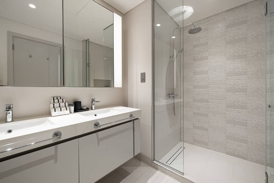 PALM AND MARINA VIEW | MONTHLY RENTAL | SUNRISE BAY - Image 32