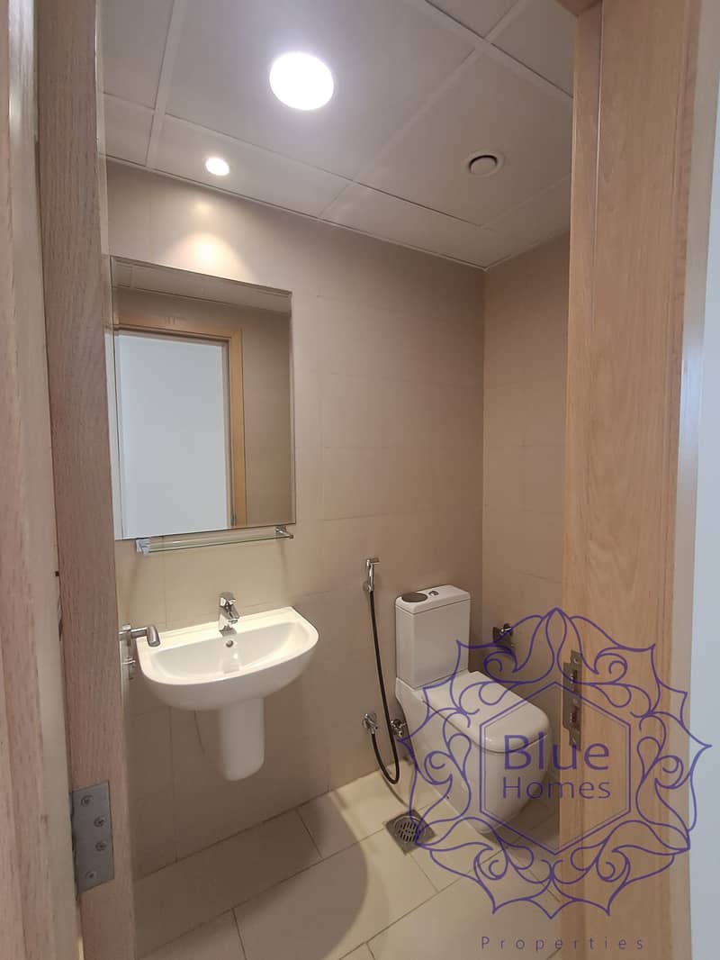 Spacious Luxury 3bhk apartment | Maid room | Store room - Image 15