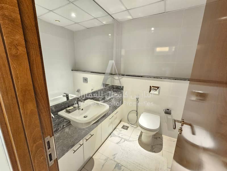 POOL AND CANAL VIEW | FULLY FURNISHED | LUXURY - Image 11