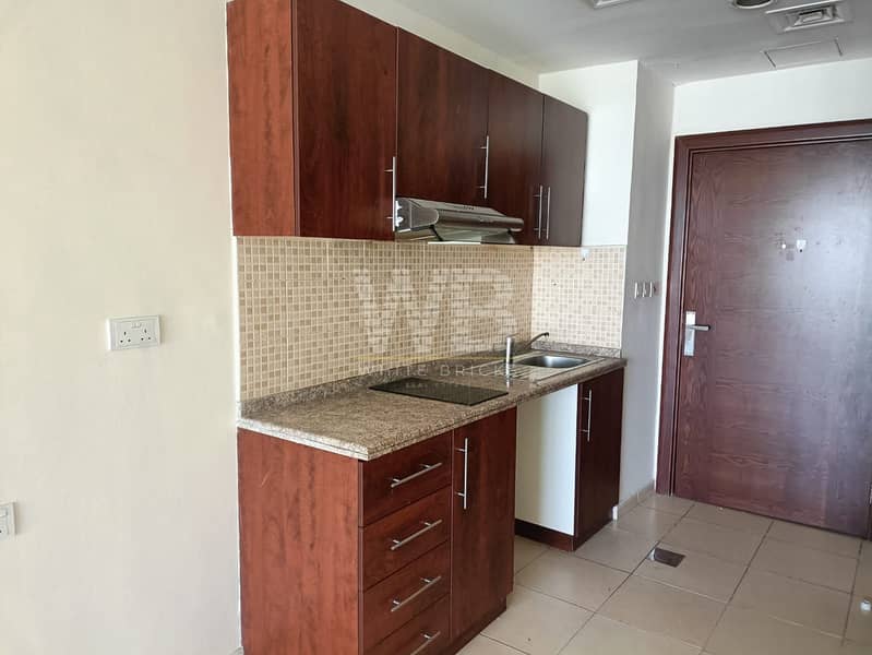 Spacious | With Balcony | Vacant on Transfer