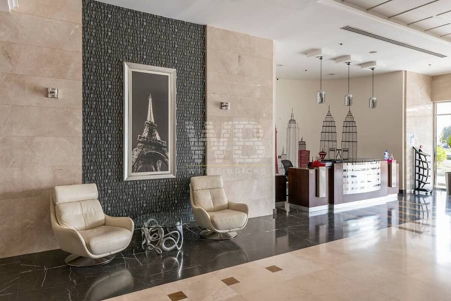 Spacious | With Balcony | Vacant on Transfer - Image 9