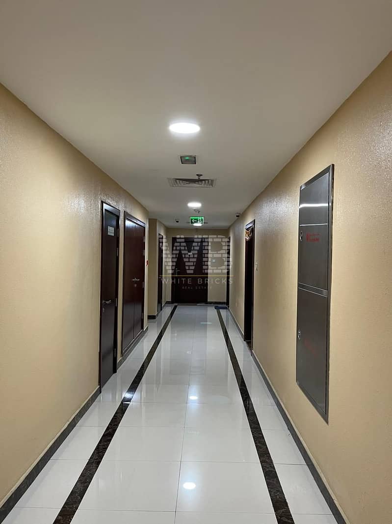 Spacious | With Balcony | Vacant on Transfer - Image 13